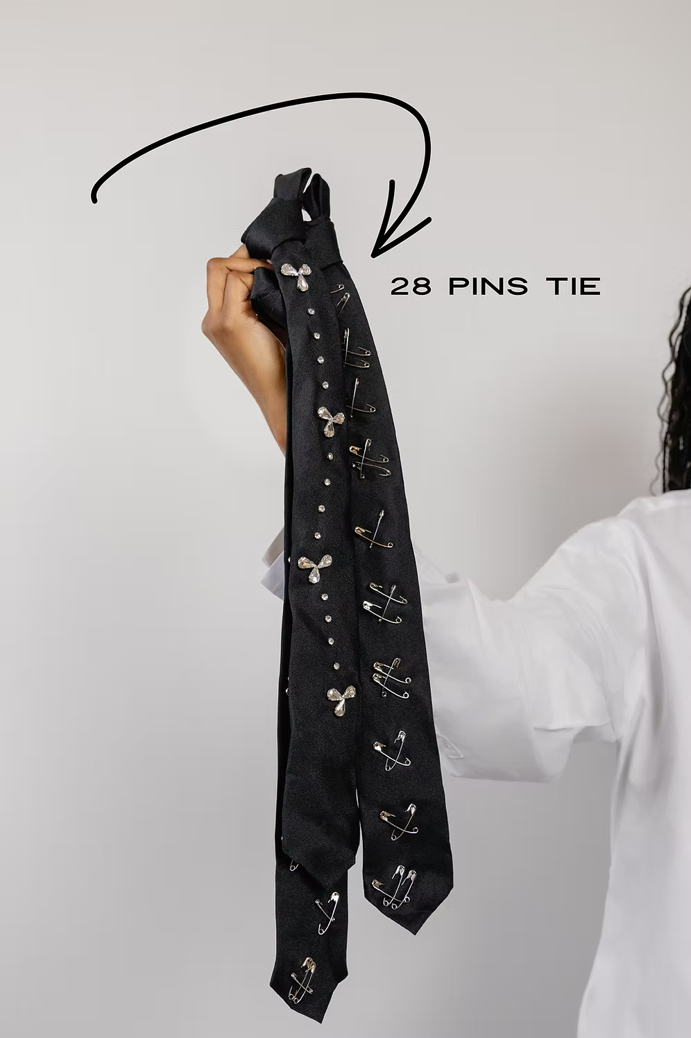 28 Pins Tie